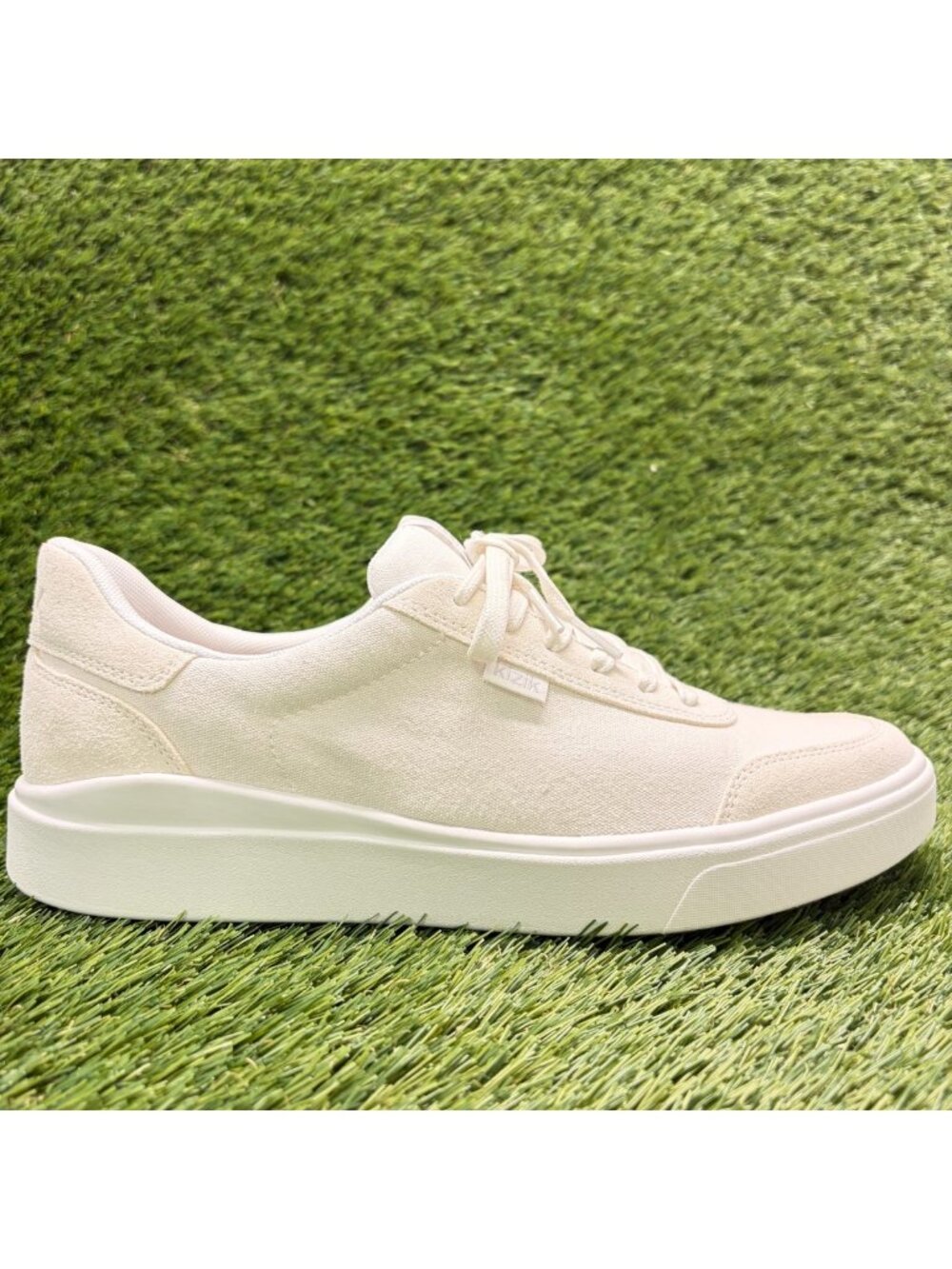 Kizik Prague 2 Mens Size 9.5EE Bright White Athletic Walking Shoes Sneakers